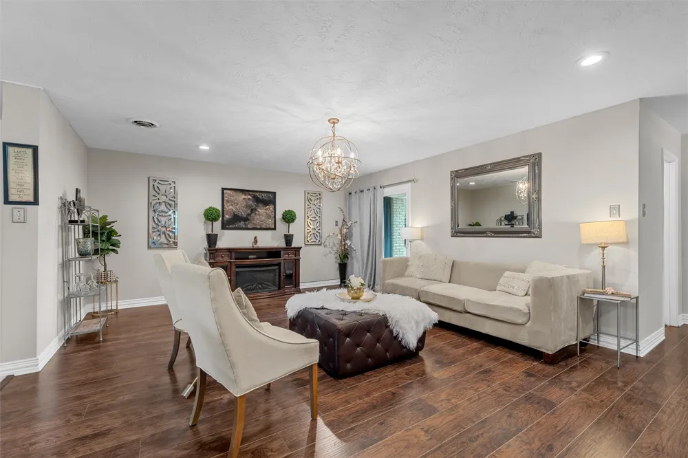 357 Sharron Drive Woodway, TX 76712
