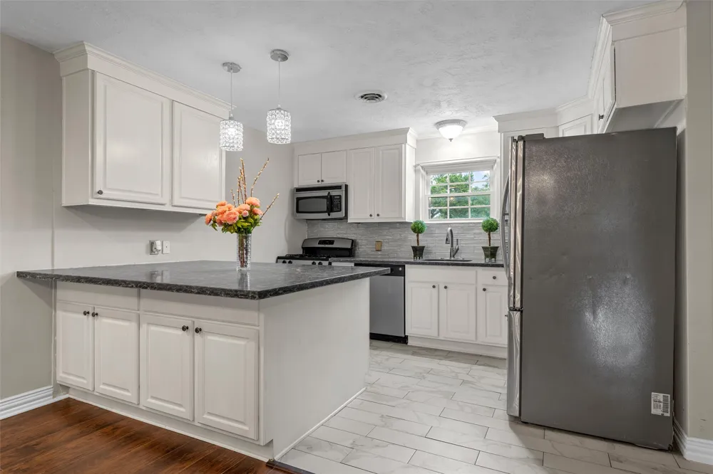 357 Sharron Drive Woodway, TX 76712