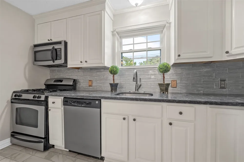 357 Sharron Drive Woodway, TX 76712