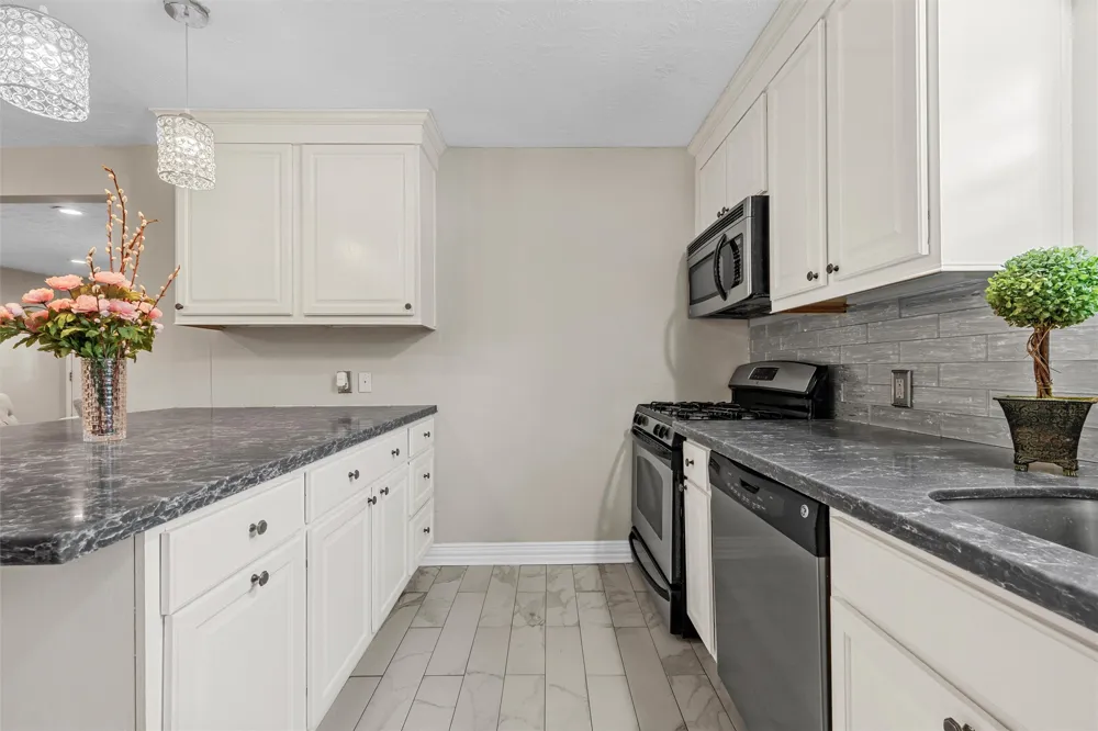 357 Sharron Drive Woodway, TX 76712