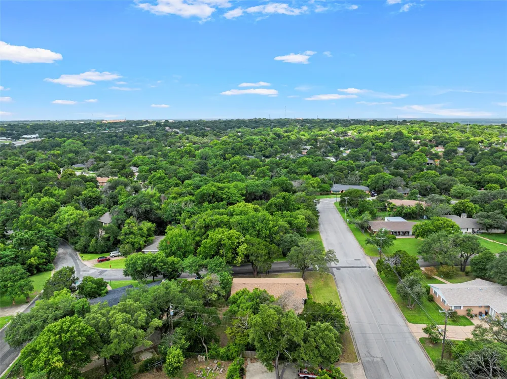 357 Sharron Drive Woodway, TX 76712