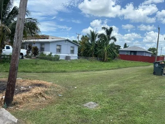 525 SW 9th Street Belle Glade, FL 33430