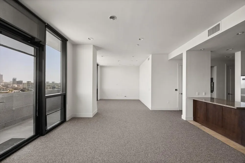 3100 W 7th Street #719 Fort Worth, TX 76107