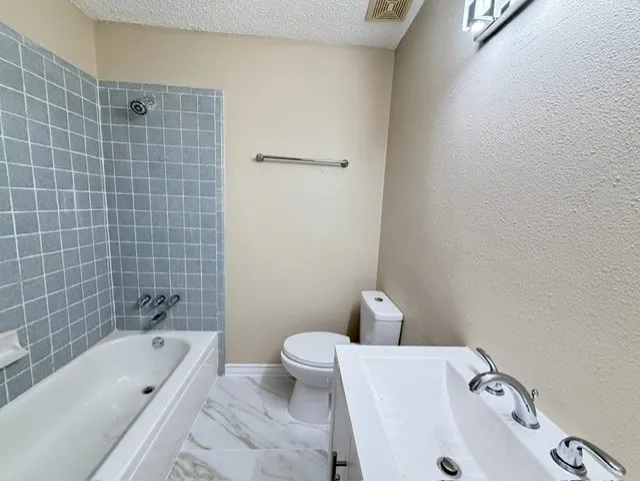 5905 Dan Drive Killeen, TX 76543