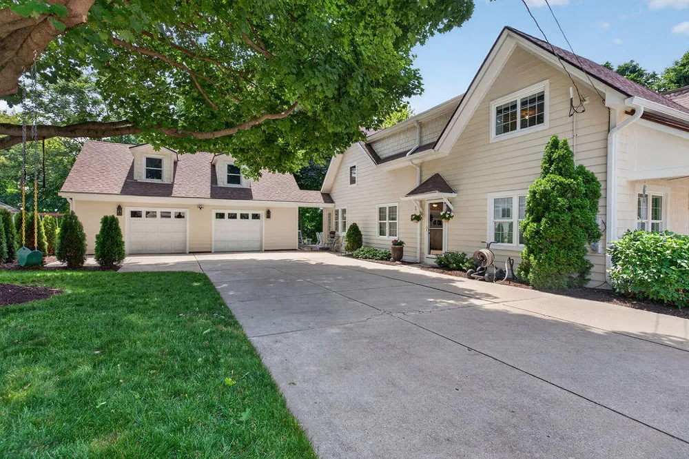 464 Butler Street Northville City, MI 48167