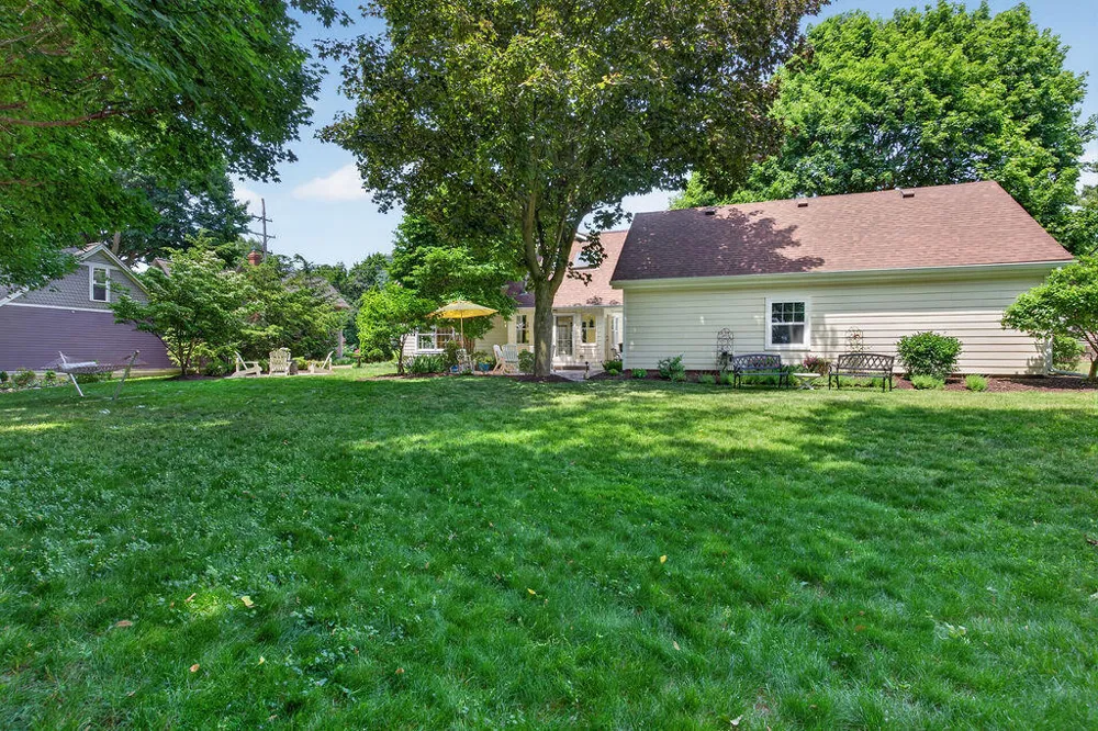 464 Butler Street Northville City, MI 48167