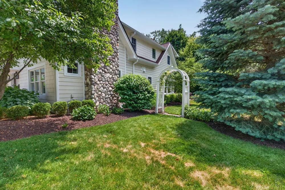 464 Butler Street Northville City, MI 48167