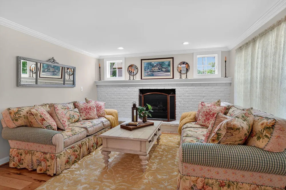 464 Butler Street Northville City, MI 48167