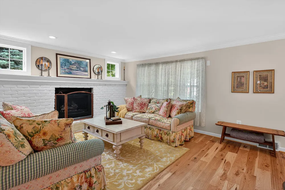 464 Butler Street Northville City, MI 48167