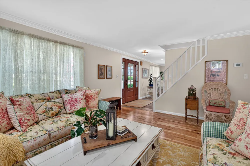 464 Butler Street Northville City, MI 48167