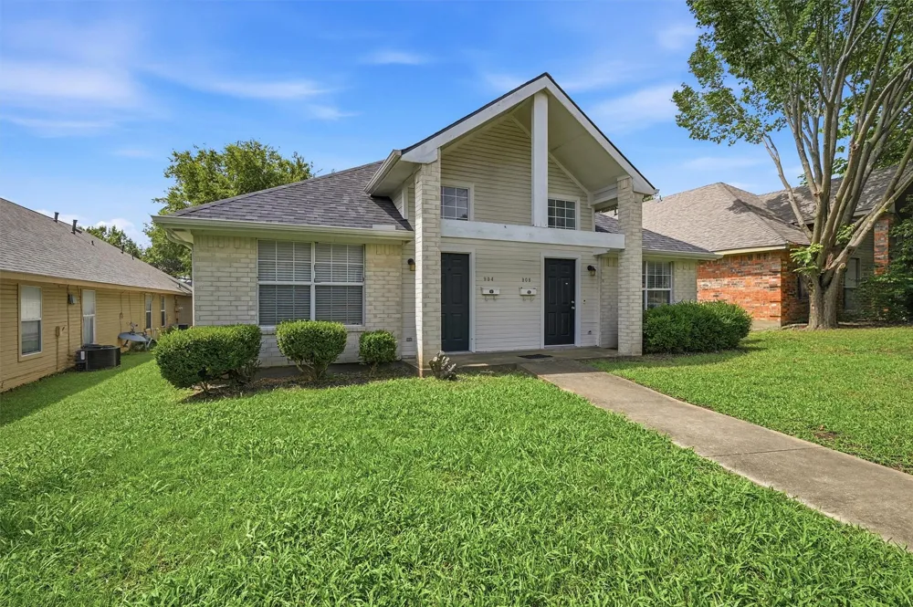 906 W Houston Street Sherman, TX 75092