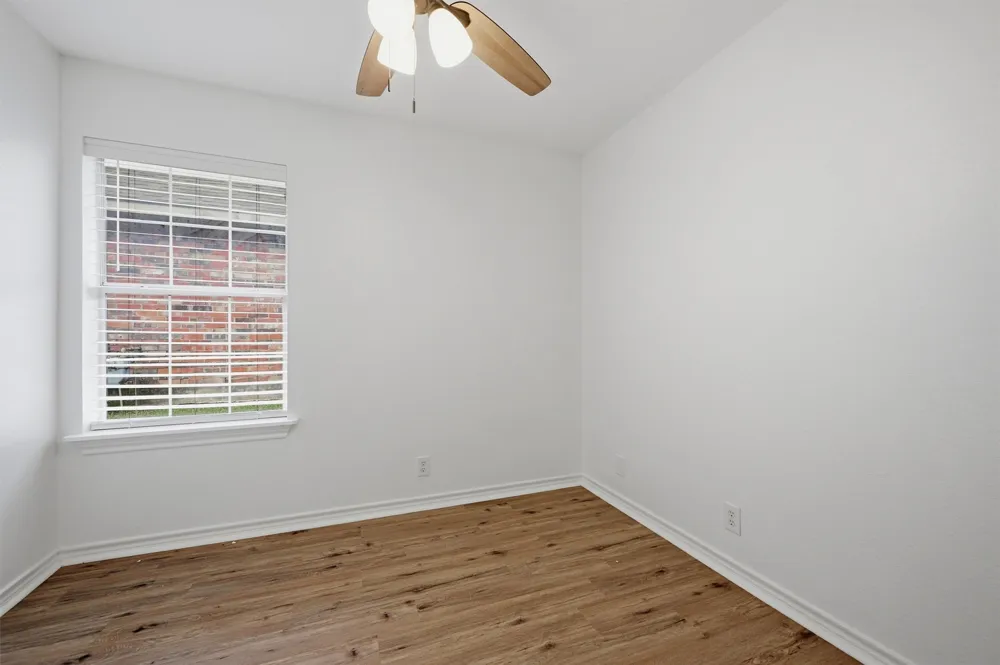 906 W Houston Street Sherman, TX 75092
