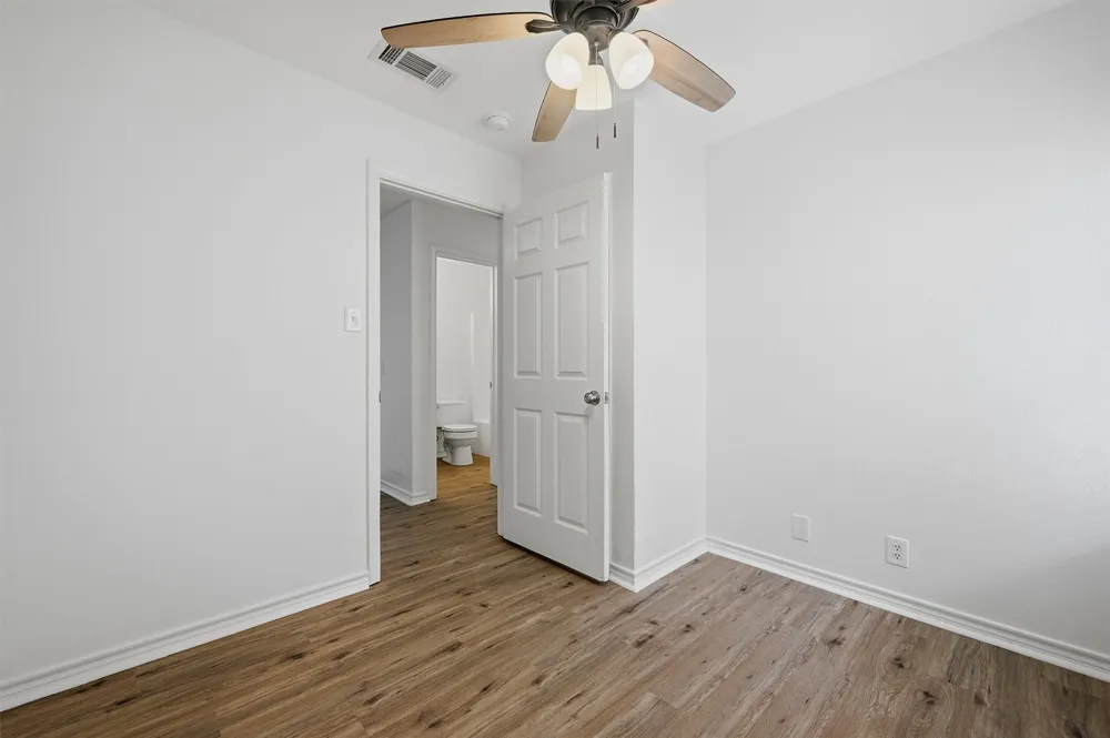 906 W Houston Street Sherman, TX 75092