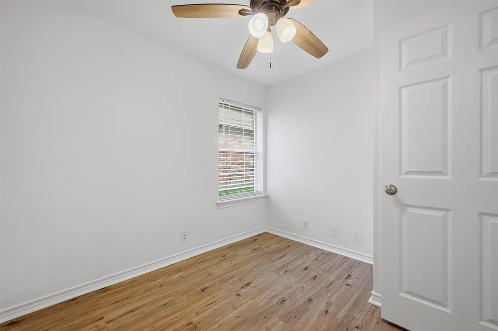 906 W Houston Street Sherman, TX 75092