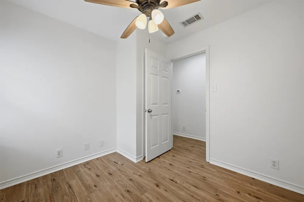 906 W Houston Street Sherman, TX 75092