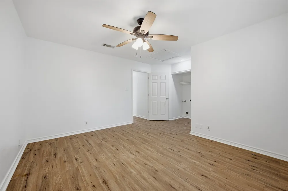 906 W Houston Street Sherman, TX 75092