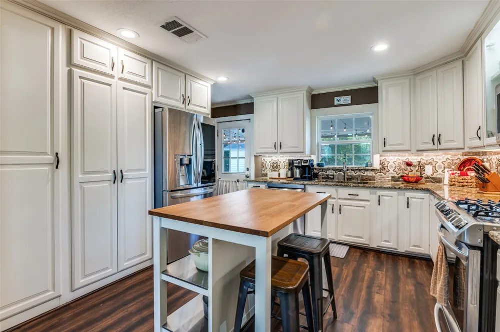 2601 Murphy Drive Bedford, TX 76021