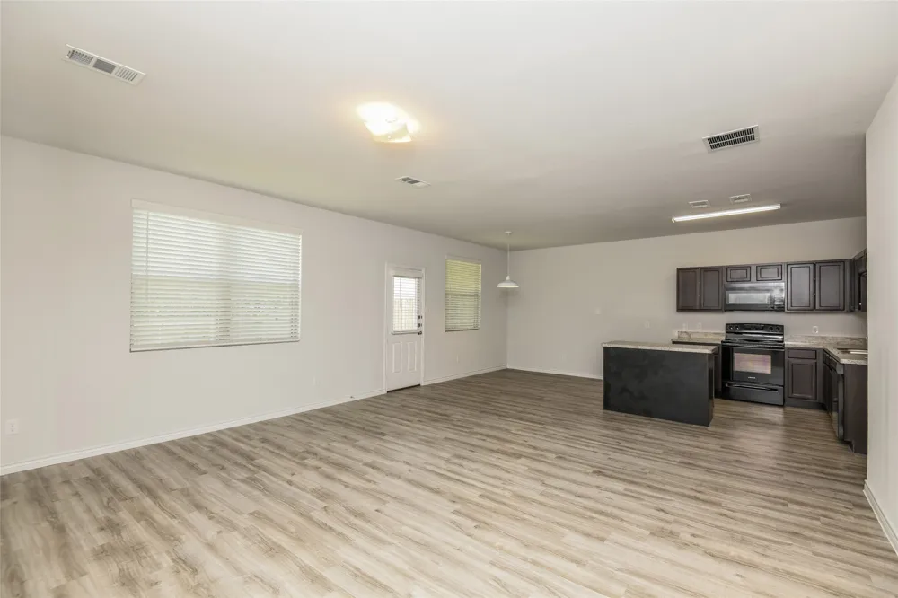 1203 Mallard Cove Ennis, TX 75119