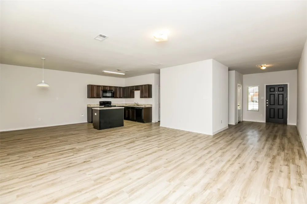 1203 Mallard Cove Ennis, TX 75119