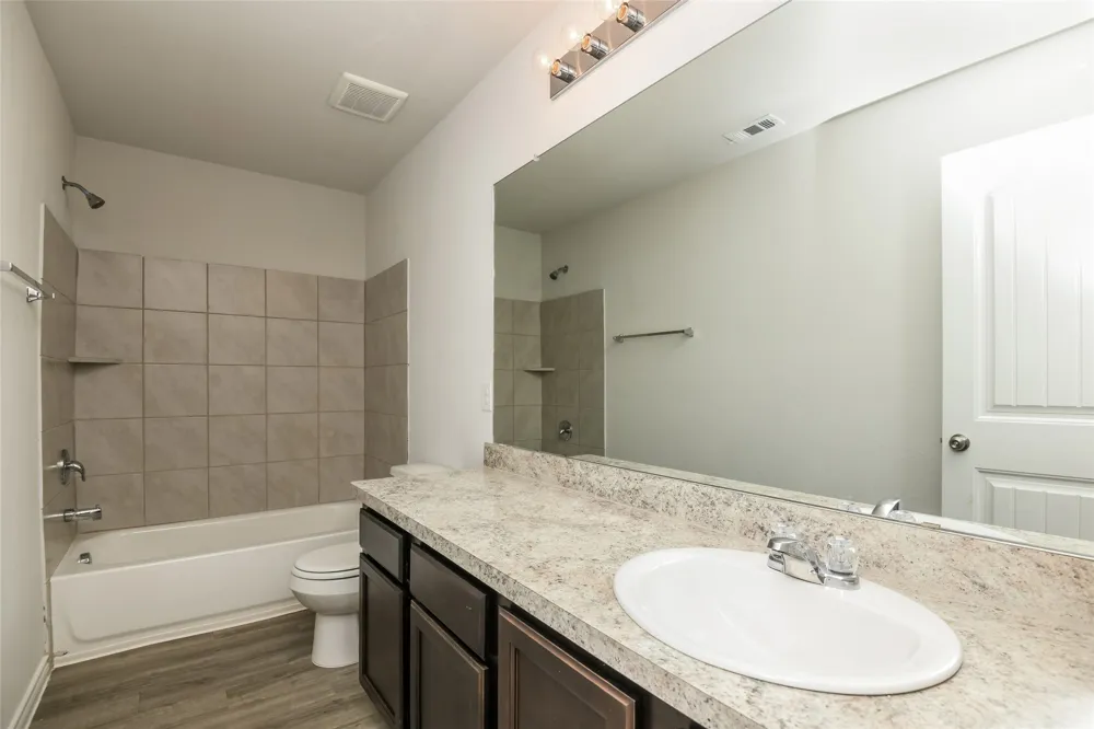 1203 Mallard Cove Ennis, TX 75119