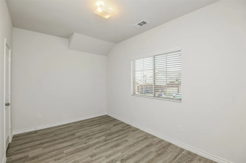 1203 Mallard Cove Ennis, TX 75119