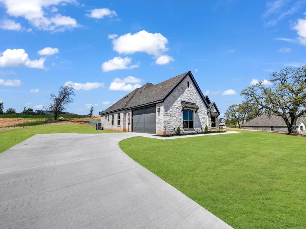 10016 Valley Oak Way Springtown, TX 76082