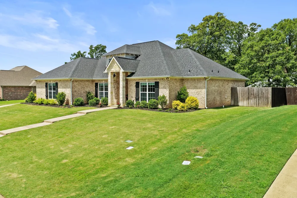 2729 Stone Briar Mt Pleasant, TX 75455