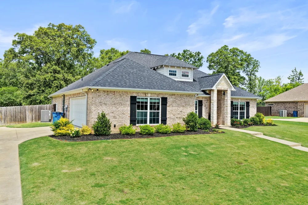 2729 Stone Briar Mt Pleasant, TX 75455