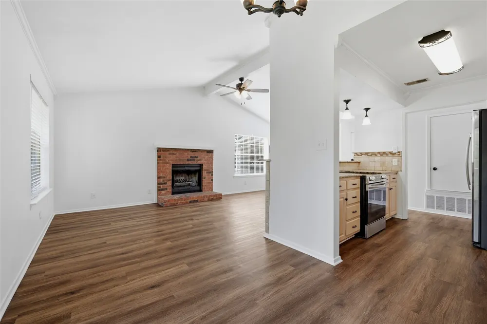 914 W Washington Street #F Sherman, TX 75092
