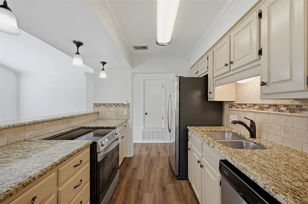 914 W Washington Street #F Sherman, TX 75092