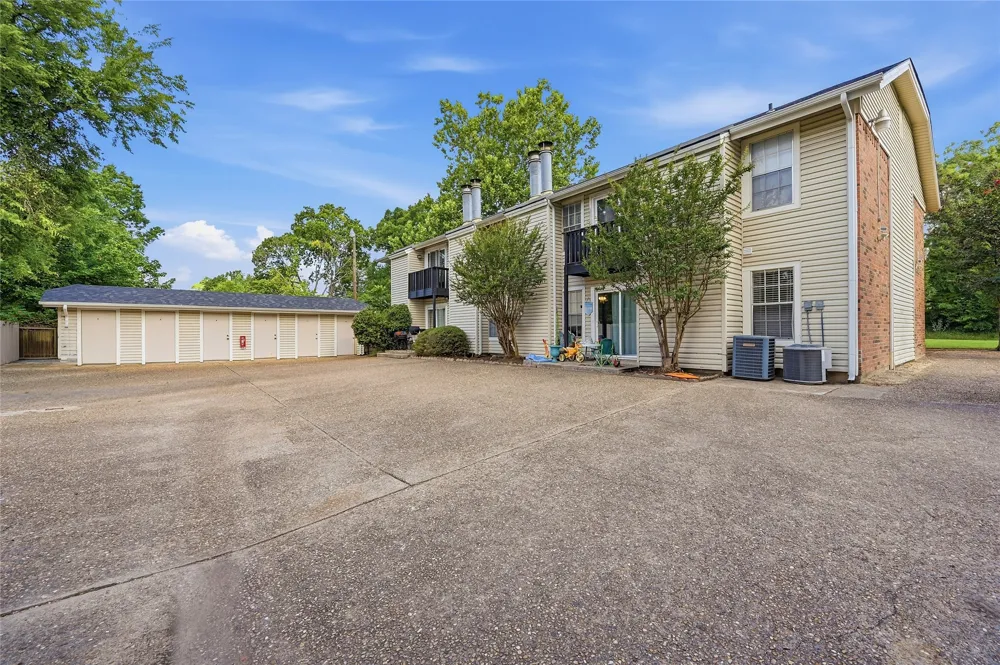 914 W Washington Street #F Sherman, TX 75092