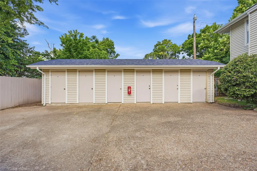 914 W Washington Street #F Sherman, TX 75092