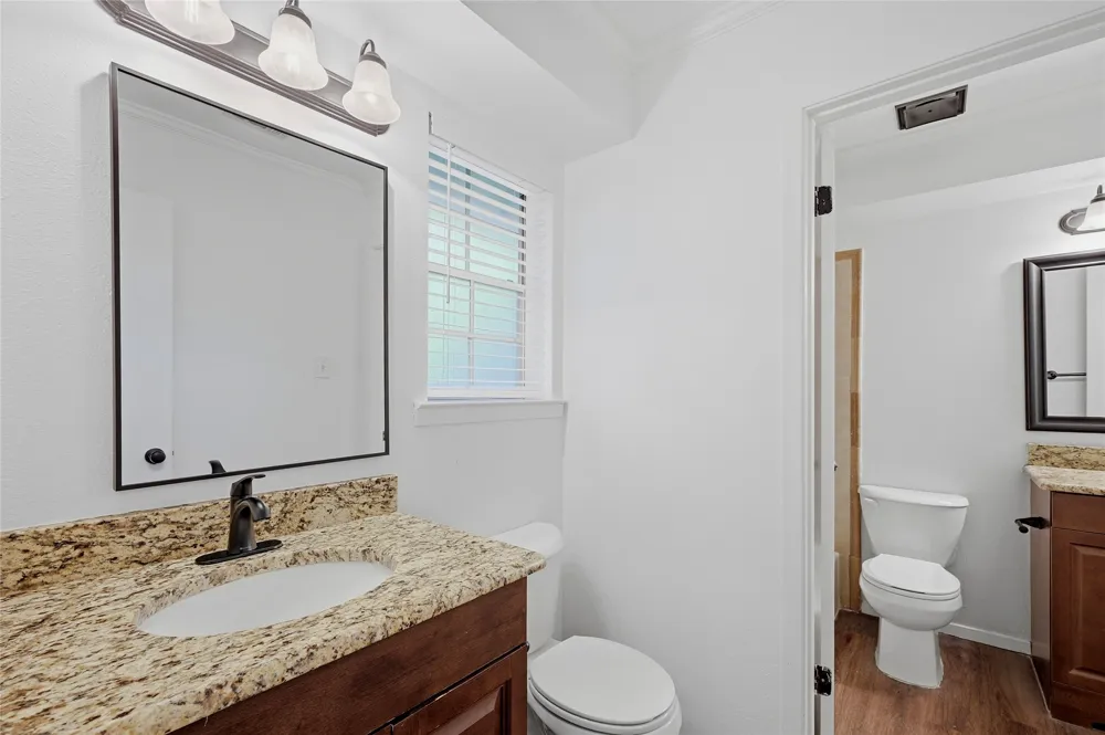 914 W Washington Street #F Sherman, TX 75092