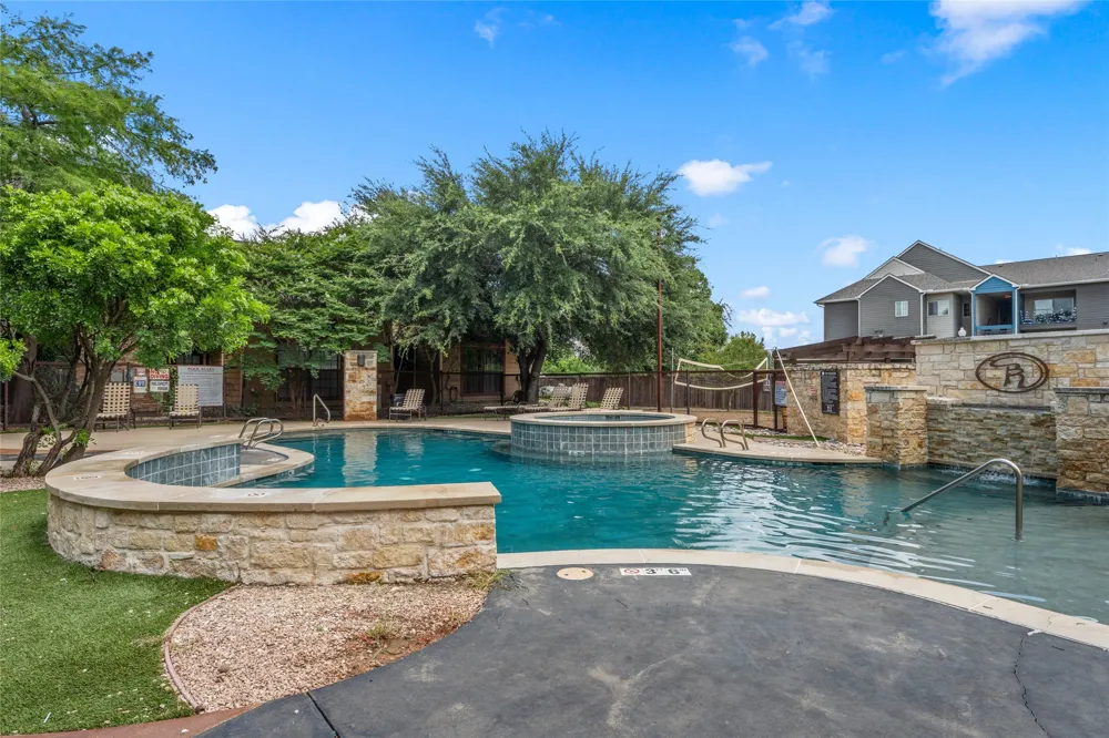 2410 S 2nd Street #413 Waco, TX 76706