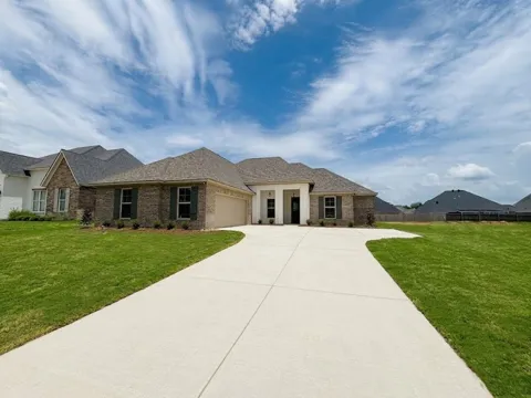 209 Woodcrest Drive