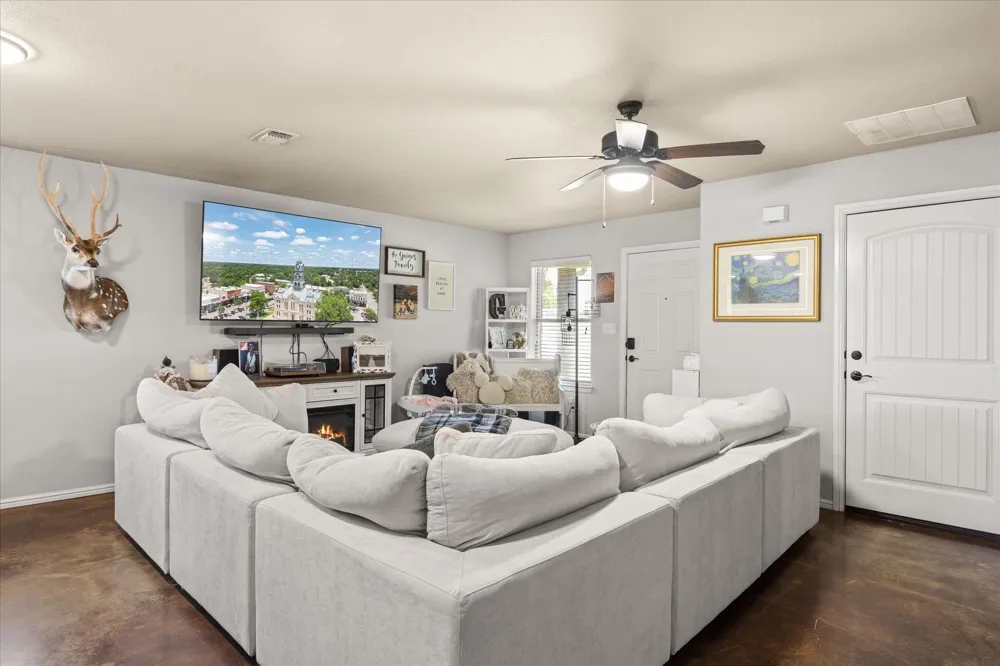 403 W 5th Street Tolar, TX 76476