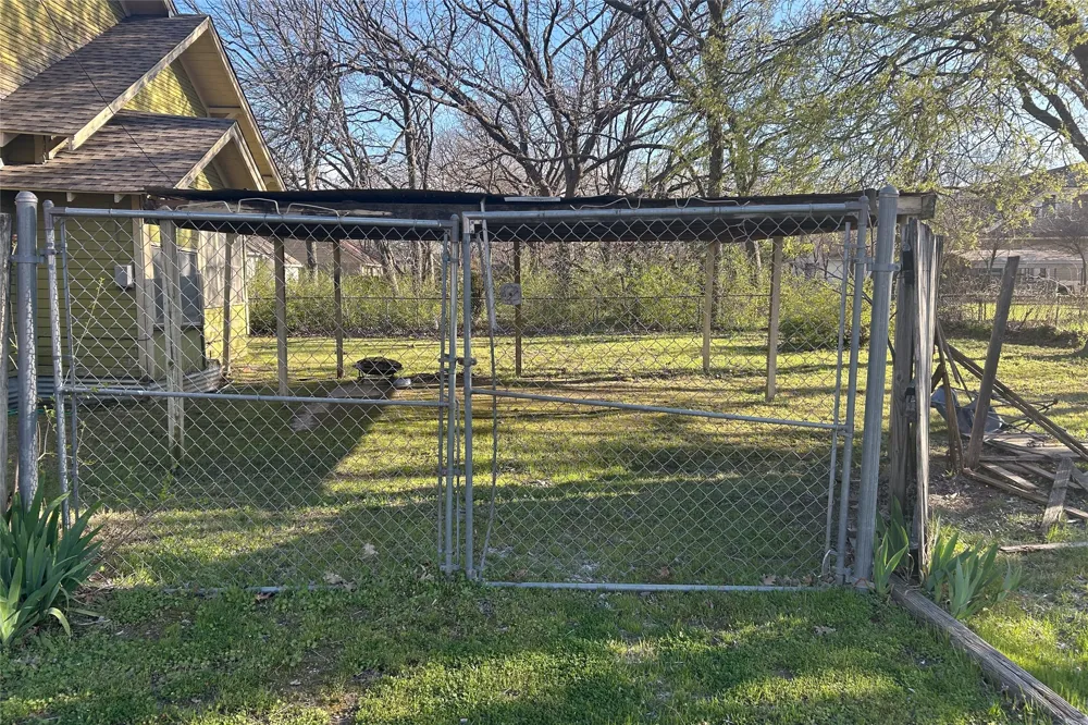 701 S Clements Street Gainesville, TX 76240