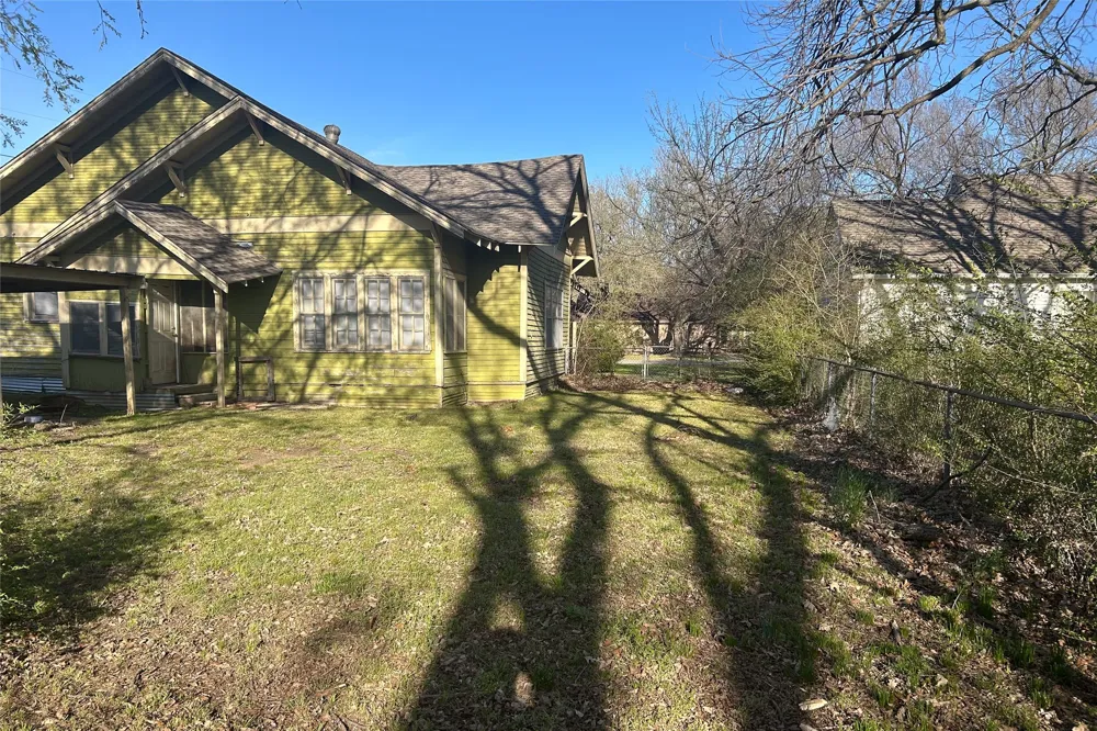 701 S Clements Street Gainesville, TX 76240