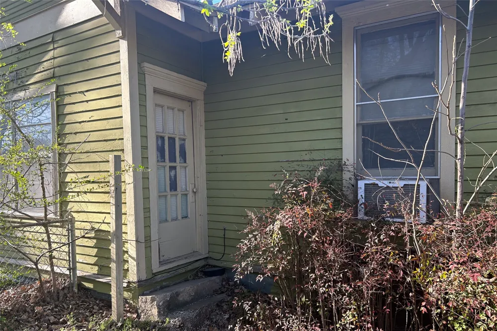 701 S Clements Street Gainesville, TX 76240