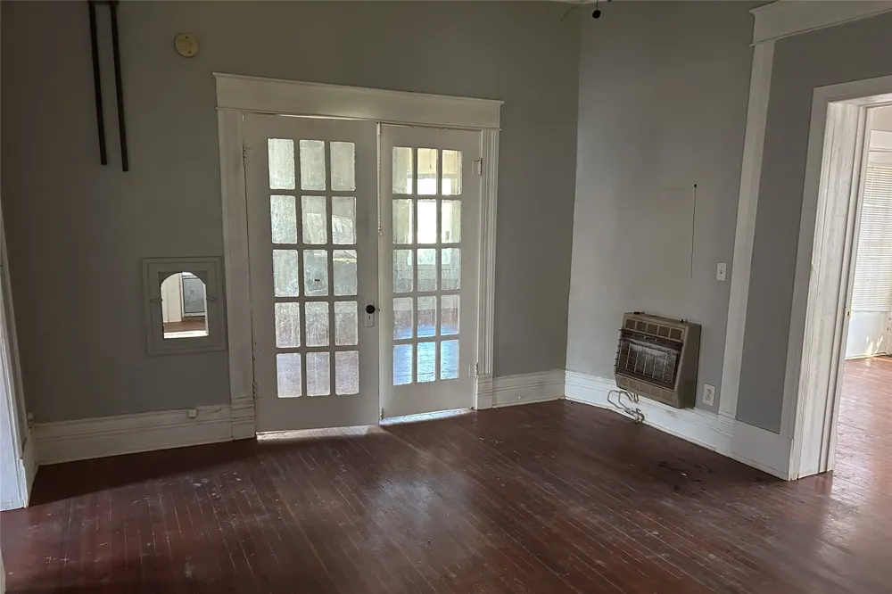 701 S Clements Street Gainesville, TX 76240
