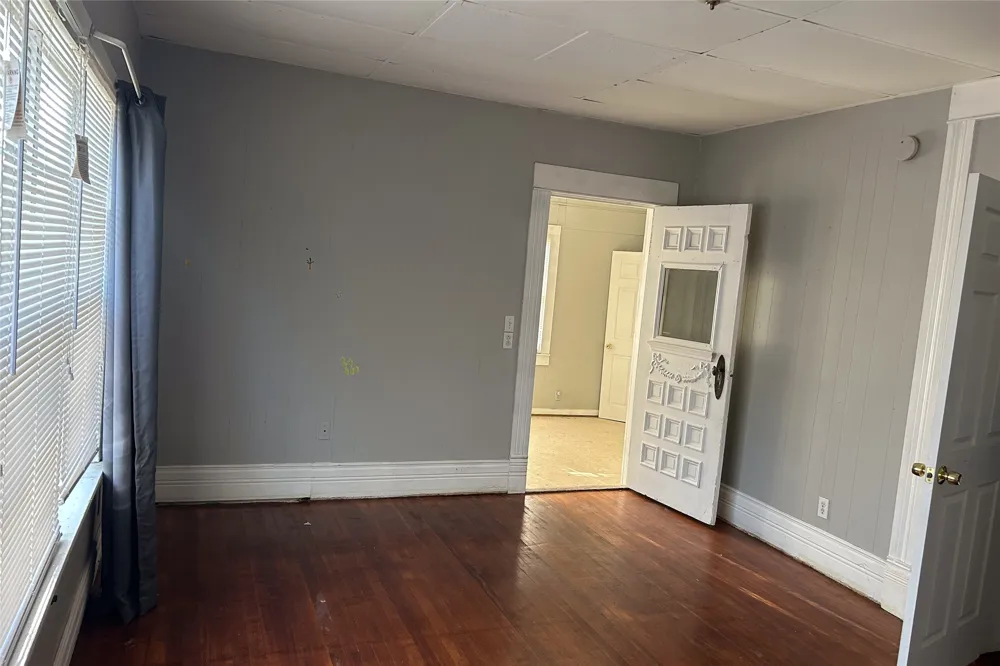 701 S Clements Street Gainesville, TX 76240