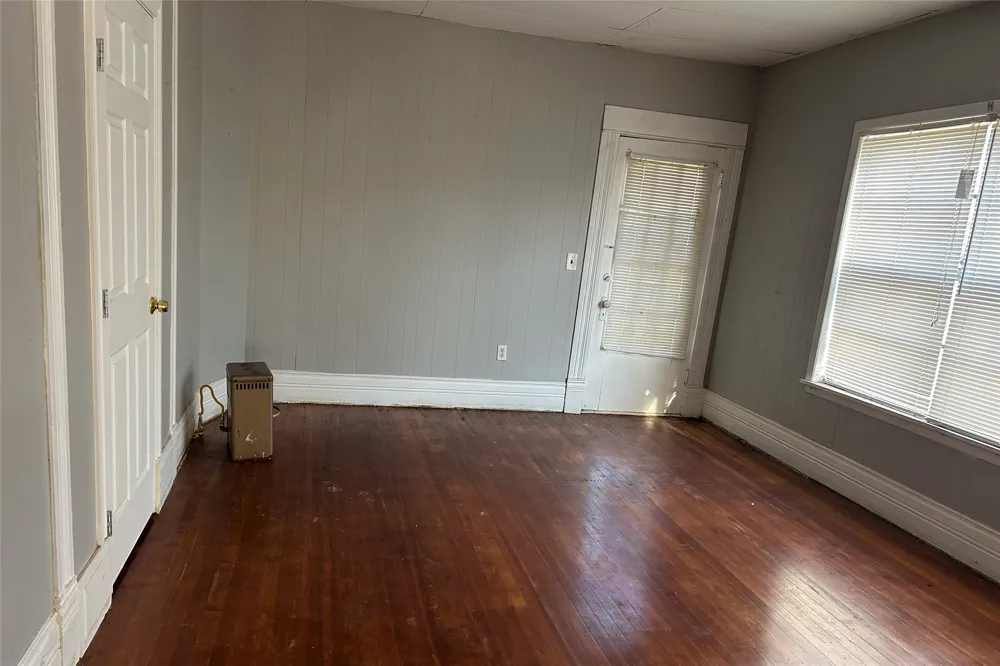 701 S Clements Street Gainesville, TX 76240