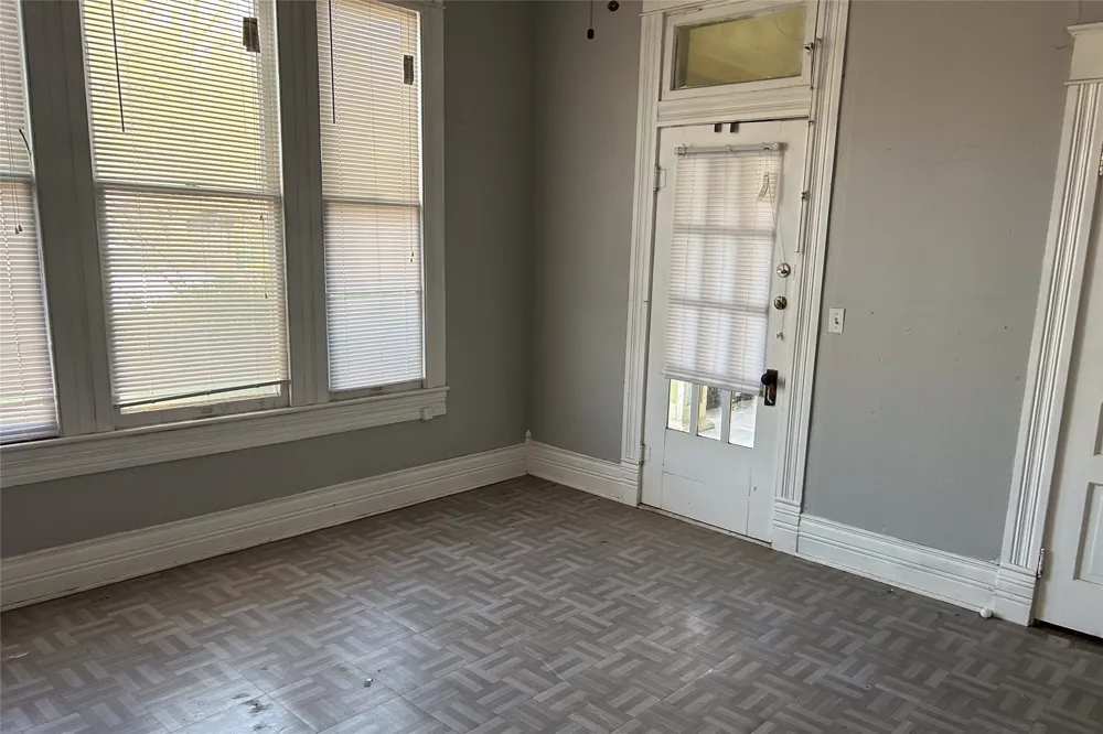 701 S Clements Street Gainesville, TX 76240