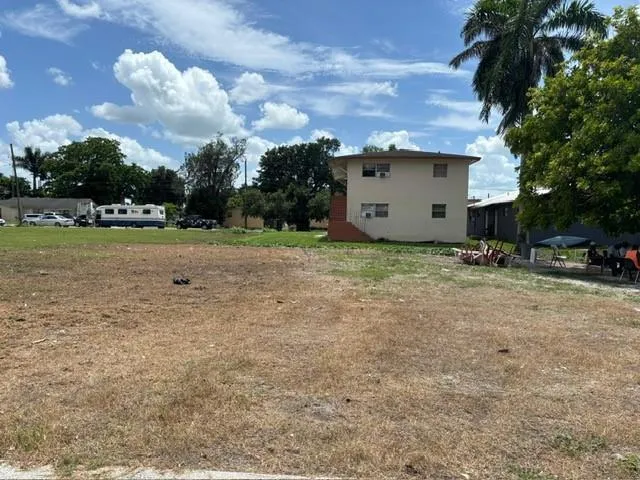 724 SW Avenue B Avenue Belle Glade, FL 33430