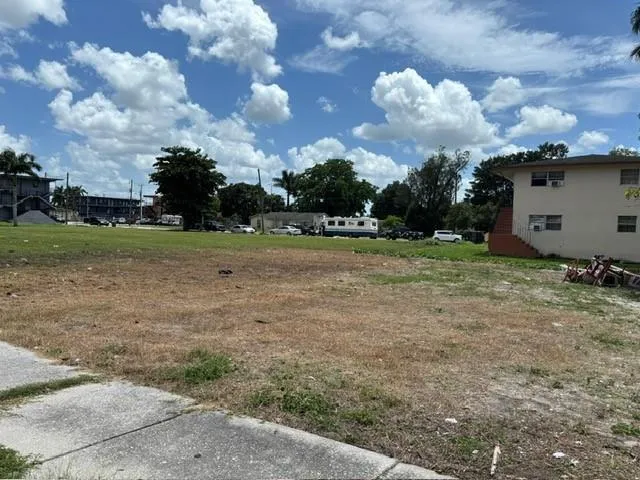 724 SW Avenue B Avenue Belle Glade, FL 33430