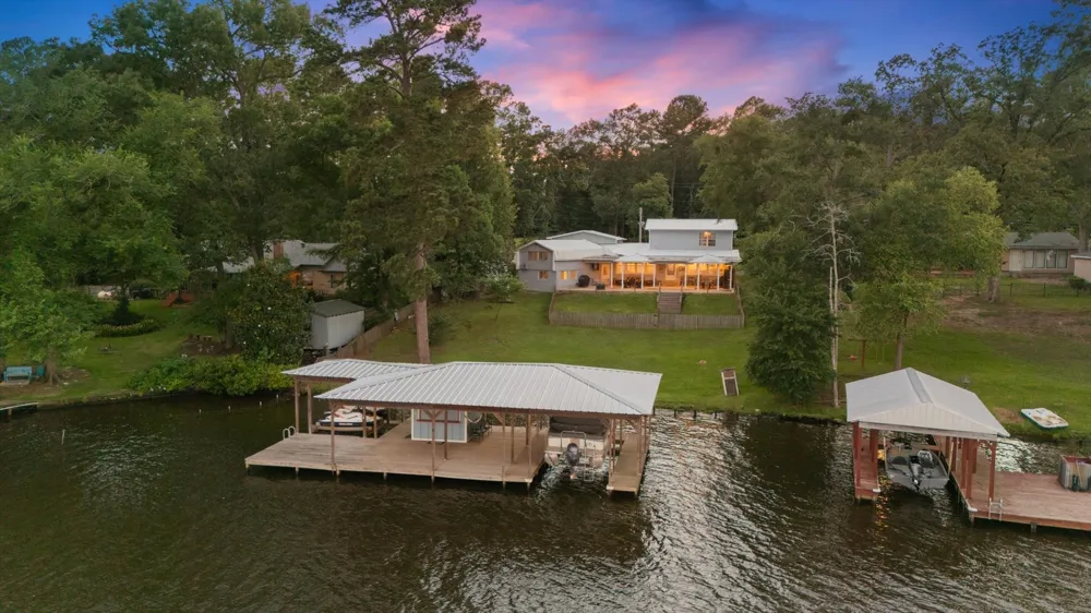 2118 W Lake Drive Gladewater, TX 75647