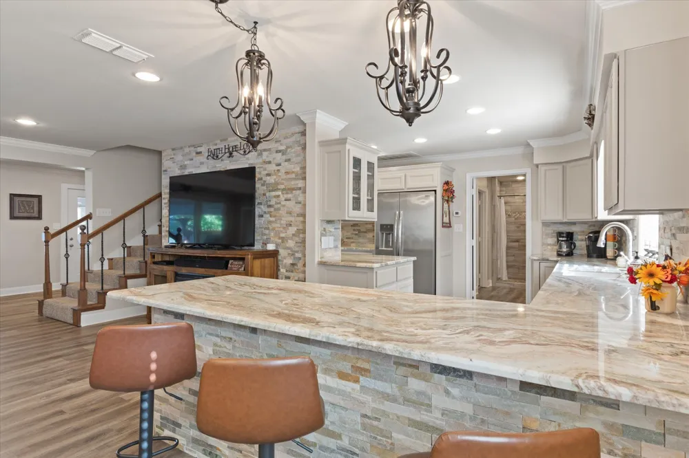 2118 W Lake Drive Gladewater, TX 75647
