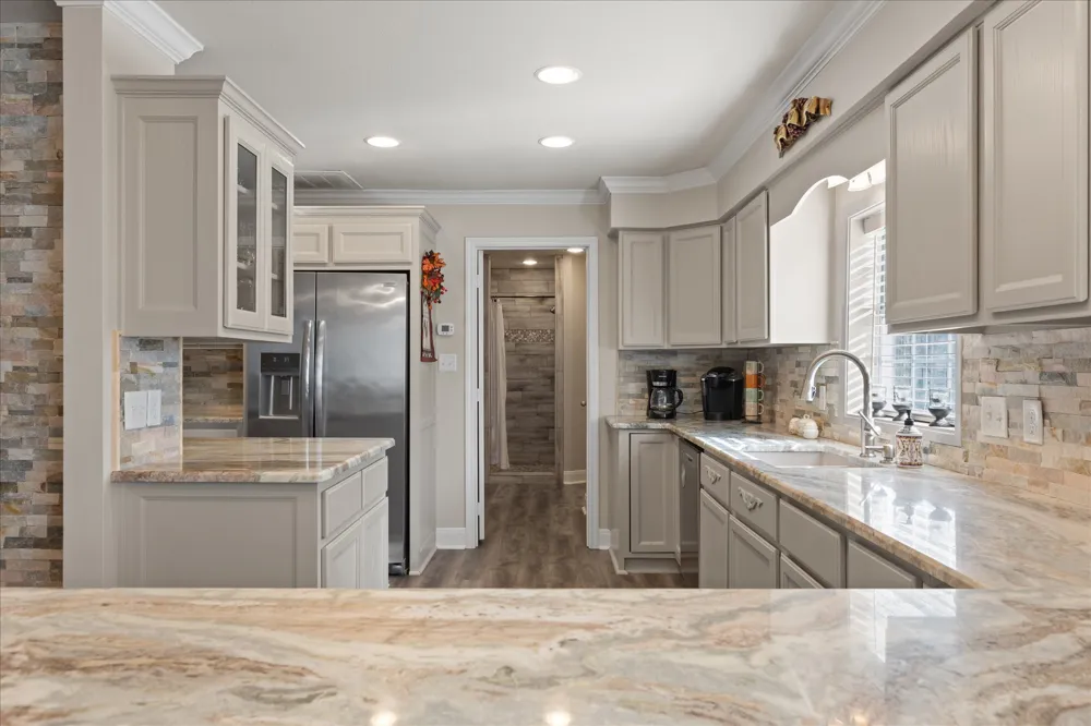 2118 W Lake Drive Gladewater, TX 75647
