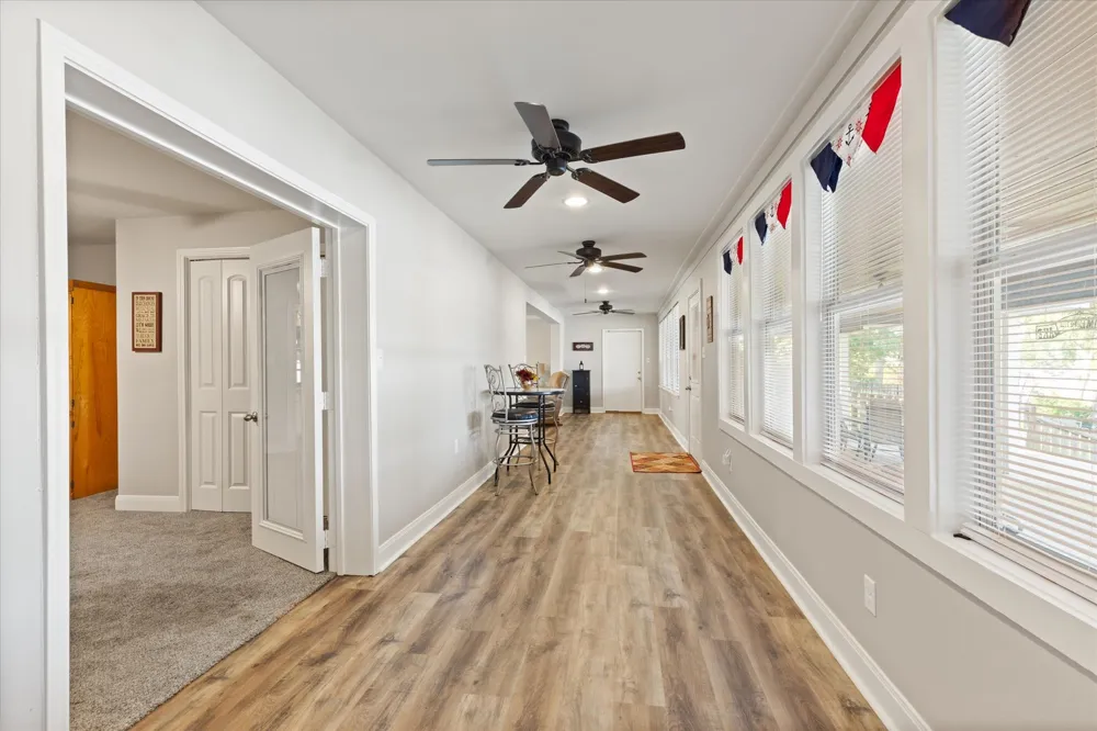 2118 W Lake Drive Gladewater, TX 75647