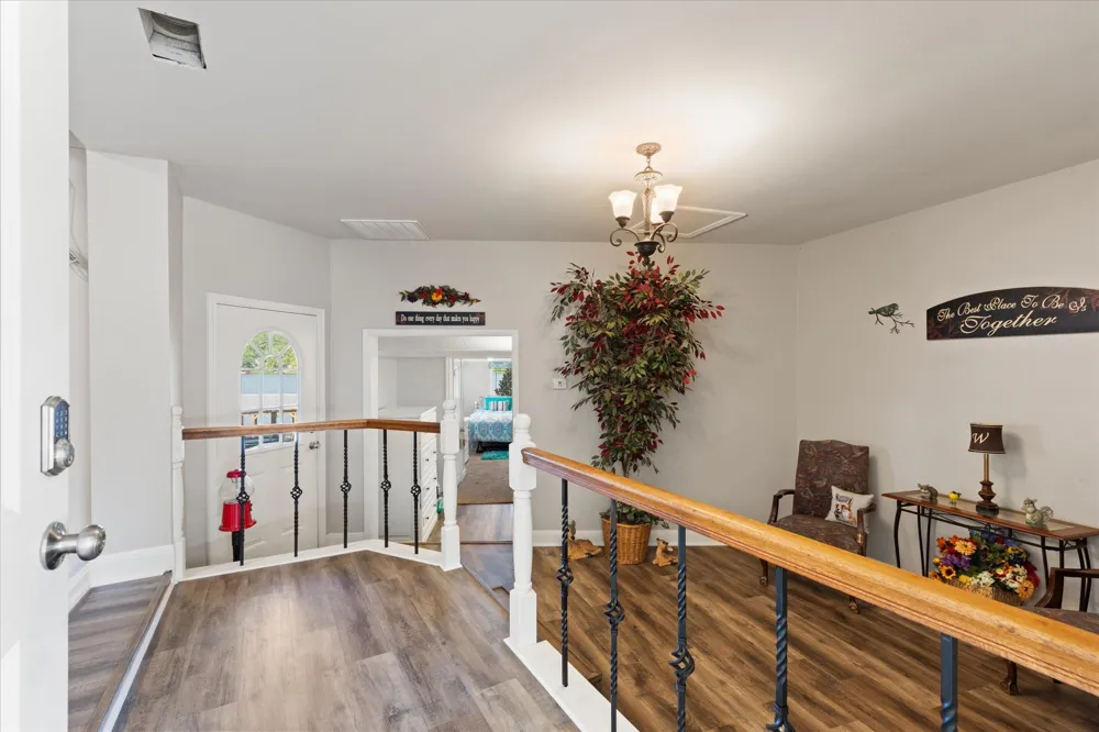2118 W Lake Drive Gladewater, TX 75647